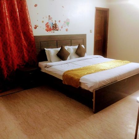 Luxury Living Rooms Near Agha Khan, Millennium, Nueplex Карачі Екстер'єр фото