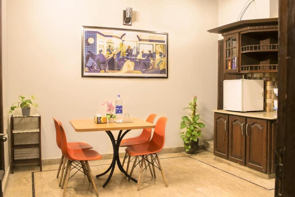 Luxury Living Rooms Near Agha Khan, Millennium, Nueplex Карачі Екстер'єр фото