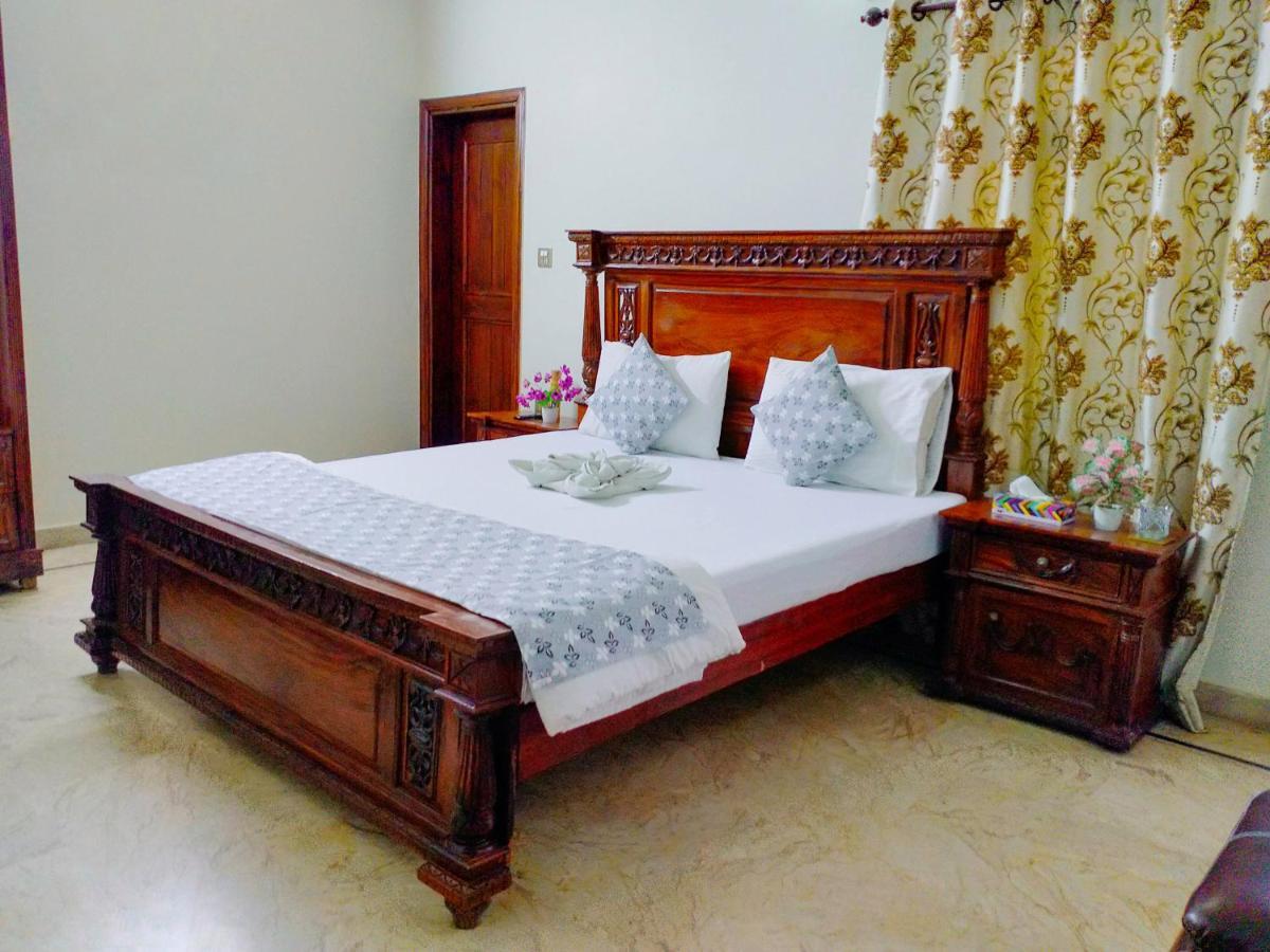 Luxury Living Rooms Near Agha Khan, Millennium, Nueplex Карачі Екстер'єр фото