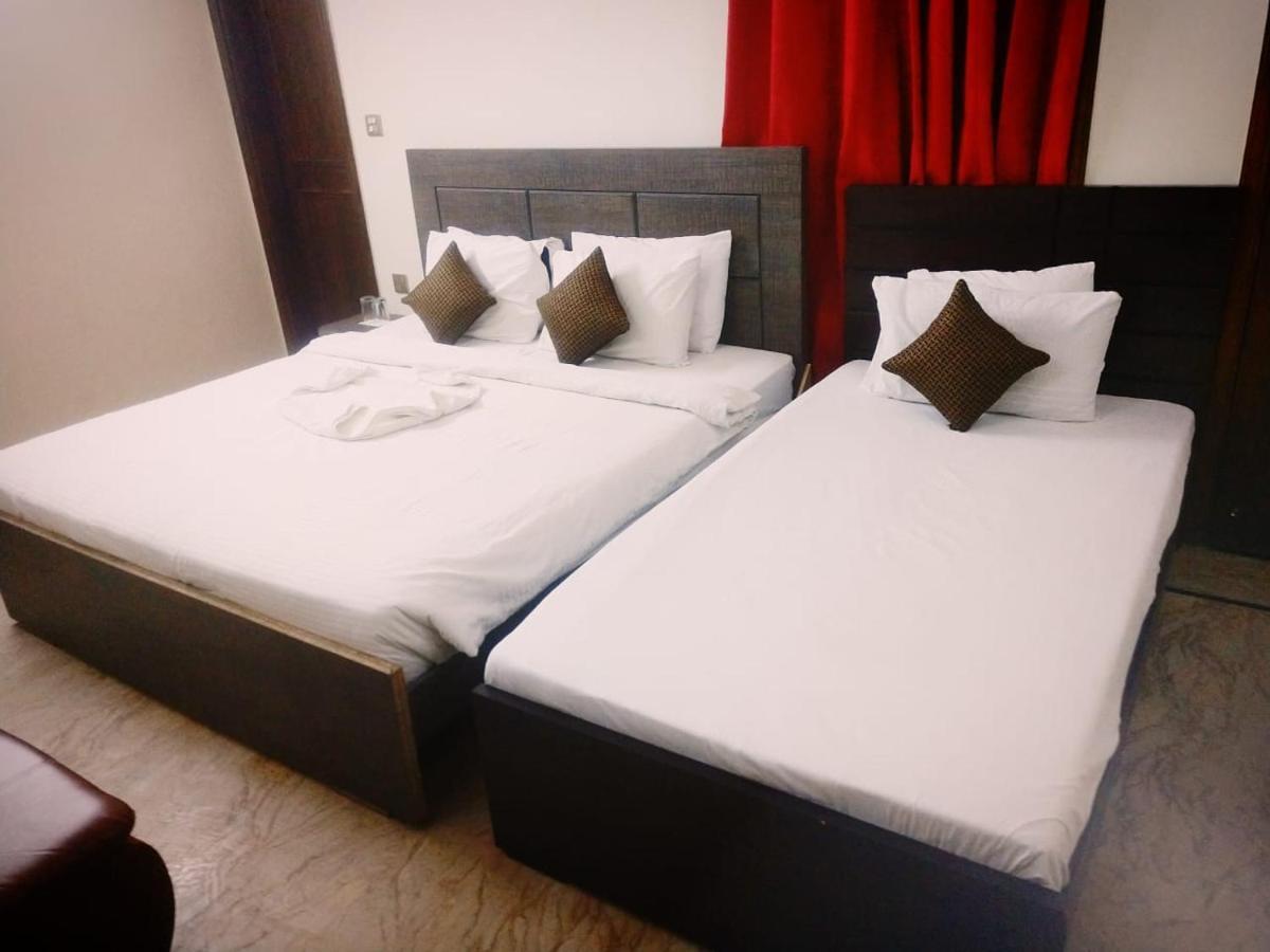 Luxury Living Rooms Near Agha Khan, Millennium, Nueplex Карачі Екстер'єр фото