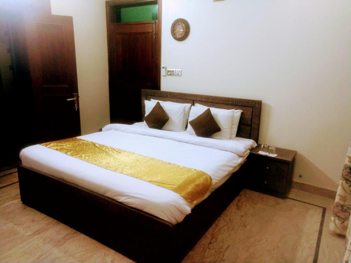 Luxury Living Rooms Near Agha Khan, Millennium, Nueplex Карачі Екстер'єр фото