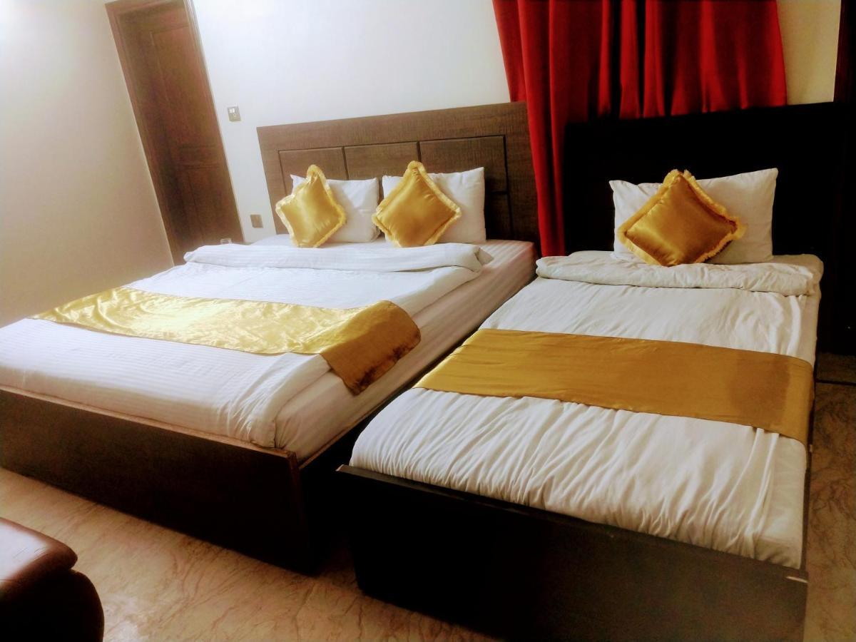 Luxury Living Rooms Near Agha Khan, Millennium, Nueplex Карачі Екстер'єр фото