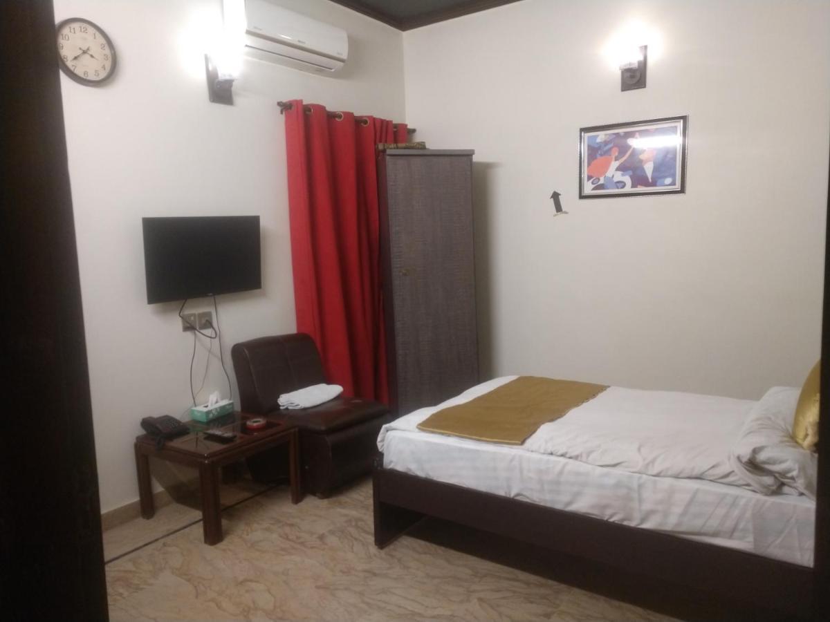Luxury Living Rooms Near Agha Khan, Millennium, Nueplex Карачі Екстер'єр фото