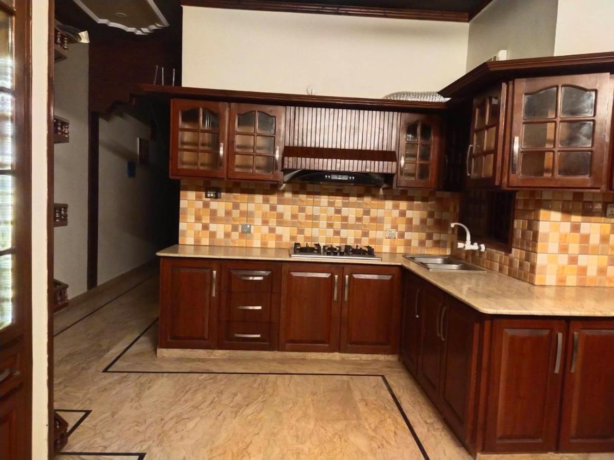 Luxury Living Rooms Near Agha Khan, Millennium, Nueplex Карачі Екстер'єр фото