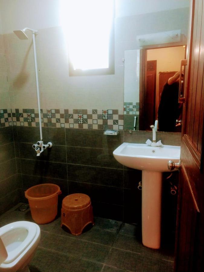 Luxury Living Rooms Near Agha Khan, Millennium, Nueplex Карачі Номер фото